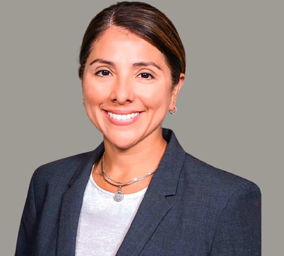 Flavia Soto, MD, FACS, FASMBS, DABOM