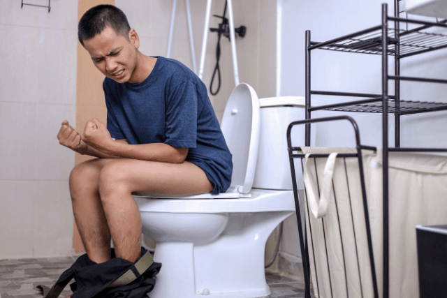 Can hemorrhoids block poop?
